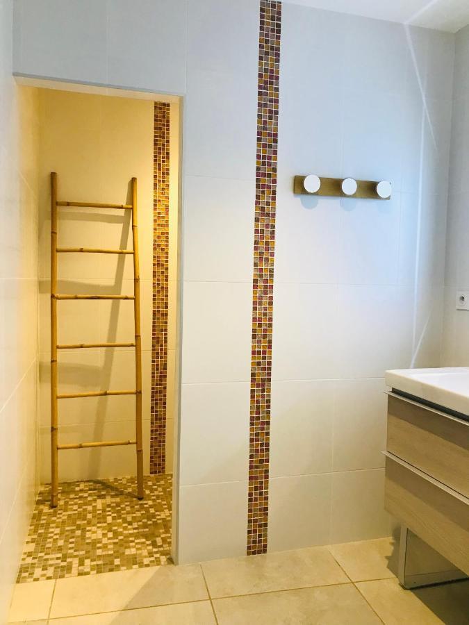 Ferme St Pierre 2 Suites Avec Repas, Piscine, Clim, Cheminee Ou Baignoire Spa Chabeuil Exterior photo