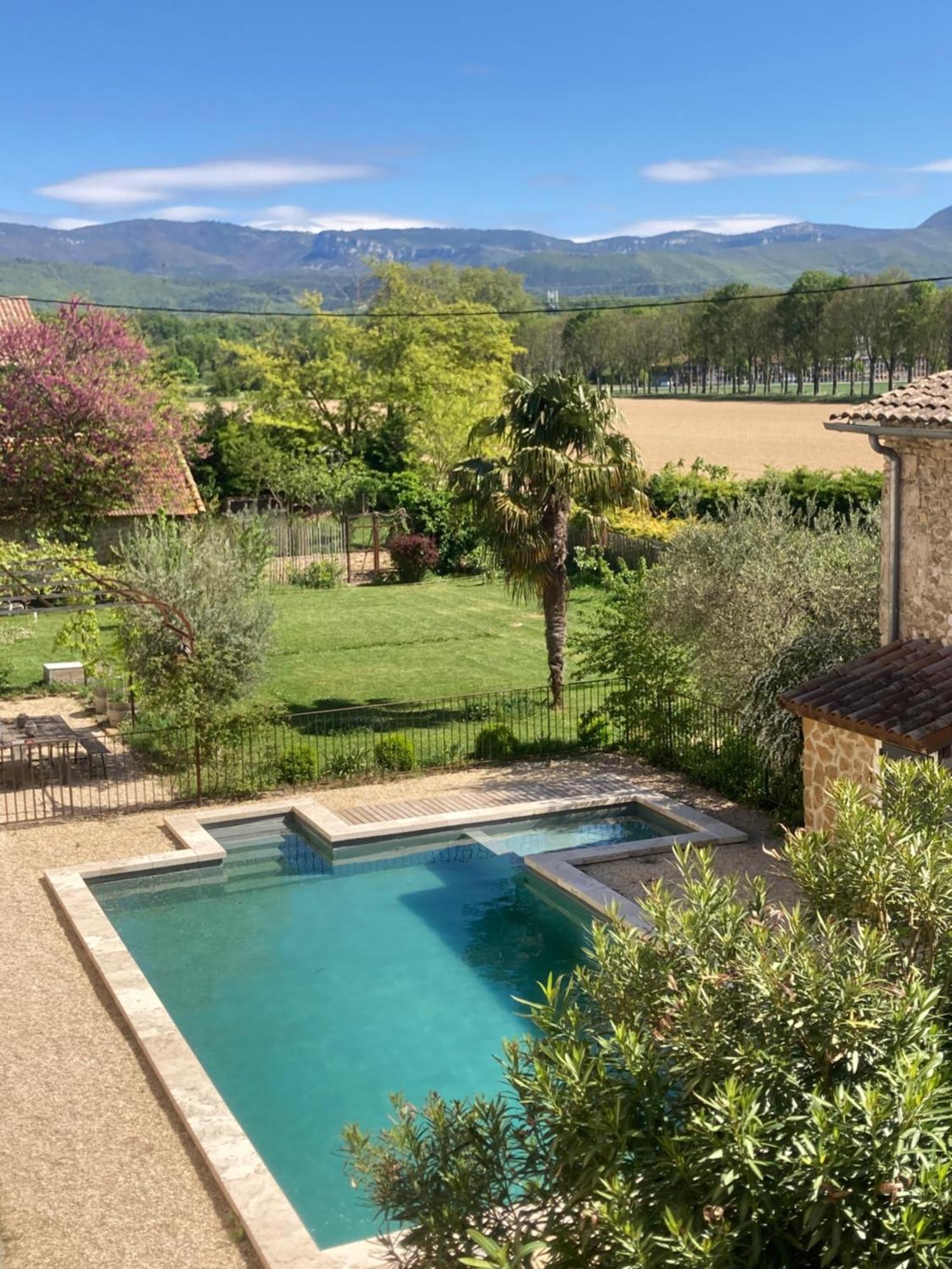 Ferme St Pierre 2 Suites Avec Repas, Piscine, Clim, Cheminee Ou Baignoire Spa Chabeuil Exterior photo